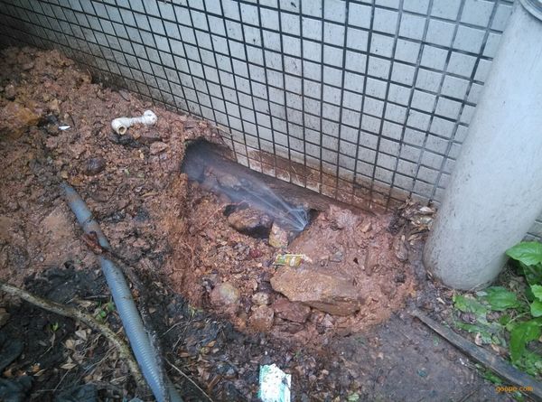 家庭外墙水管渗水查漏